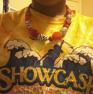 Multicolor necklace with zebra print beads